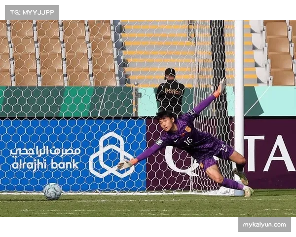 青岛西海岸门将刘世博救主 四扑禁区内射门保零封 青岛西海岸门将刘世博救主 四扑禁区内射门保零封